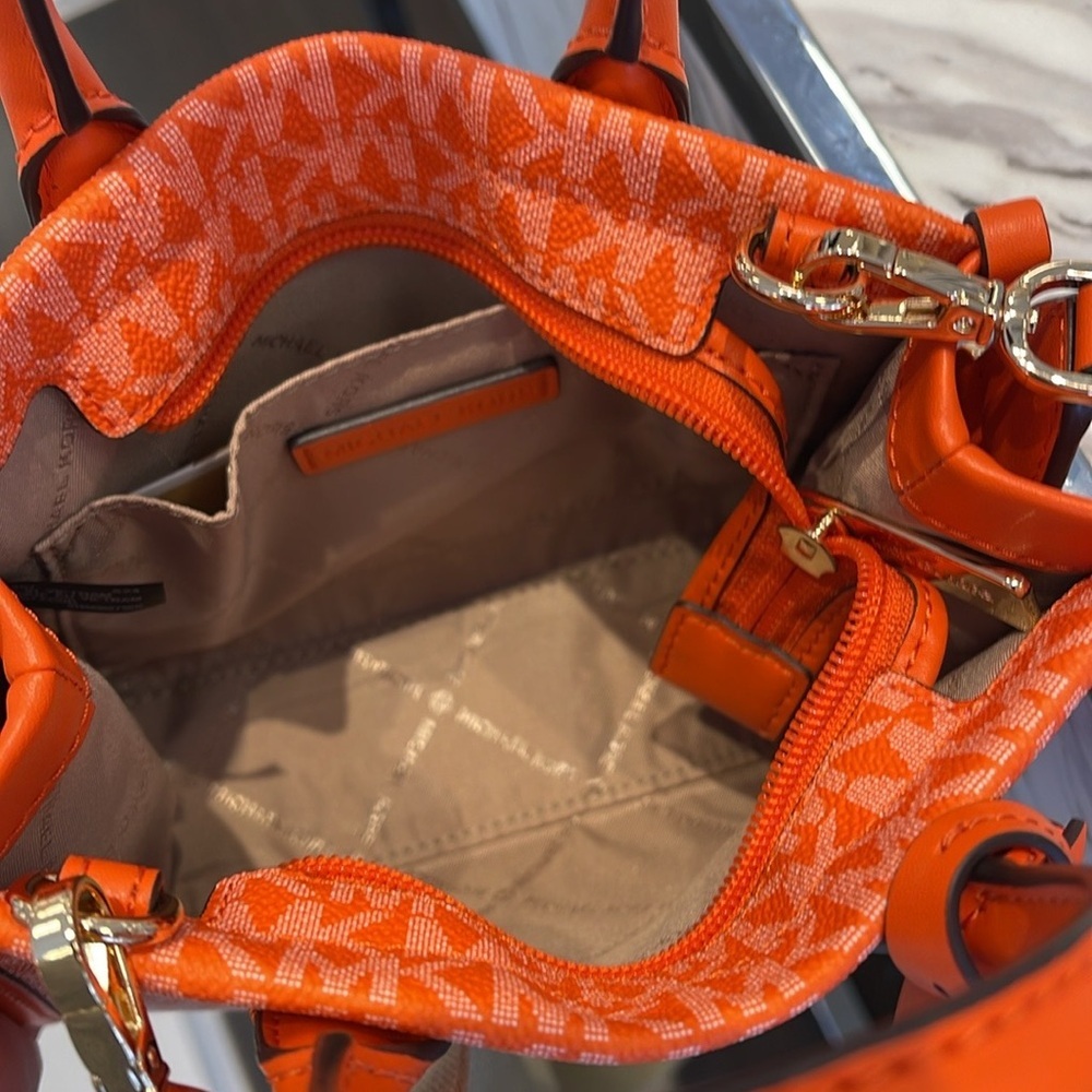 Michael Kors Mirella Extra-Small Ombré Logo Crossbody XBODY Shopper 
Poppy 
NWT - Picture 14 of 16